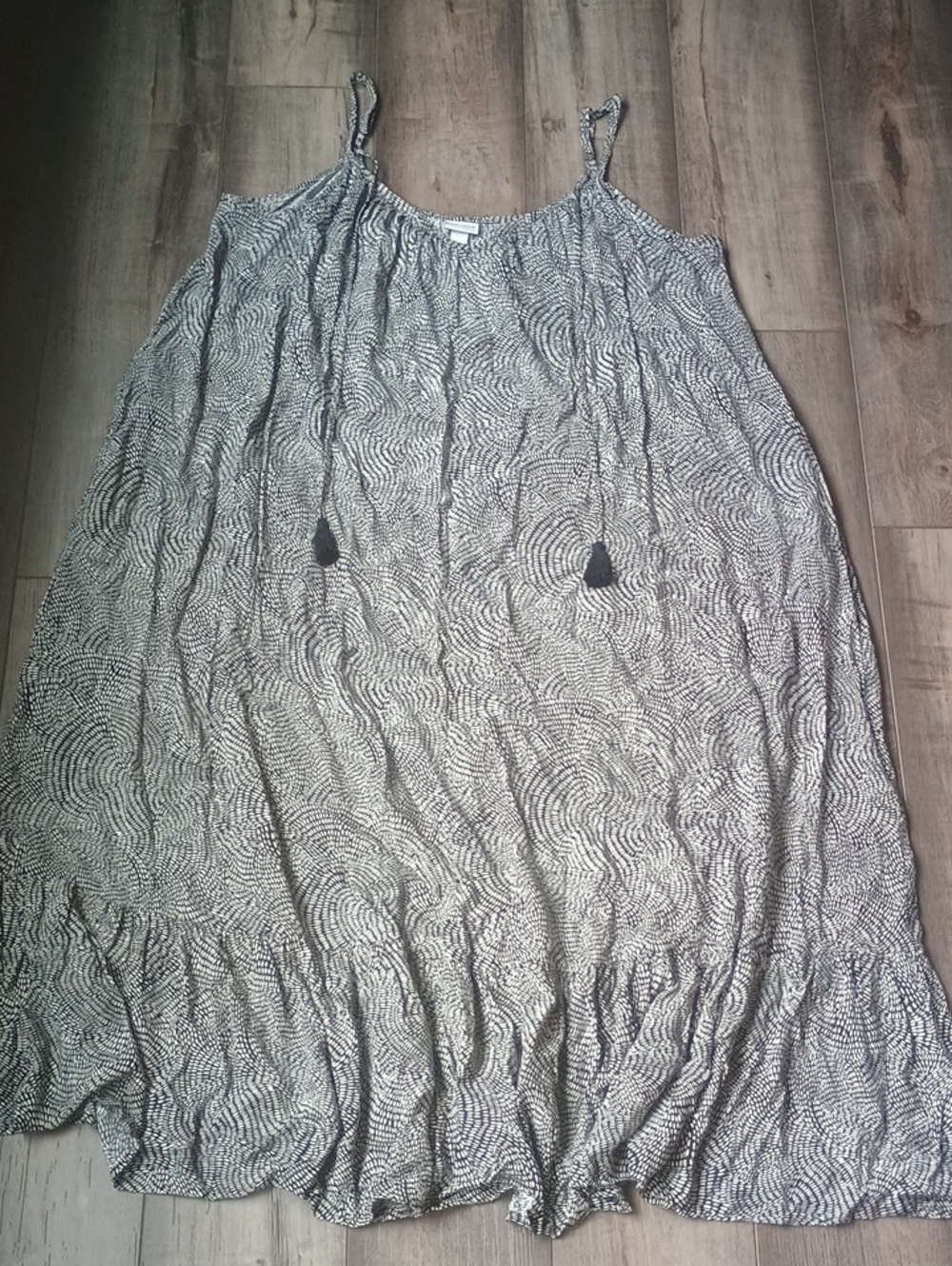 Ava & Viv Black and White Swirl Maxi Dress